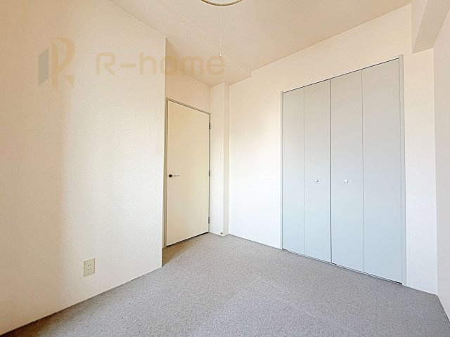 キャッスル取手　中古マンションの洋室|遮音性、クッション性に優れたカーペット敷洋室♪