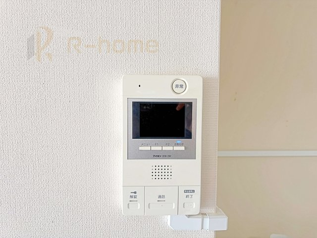 キャッスル取手　中古マンションのセキュリティ|訪問者を確認してから会話ができて安心！防犯性の高いモニター付インターフォンです！