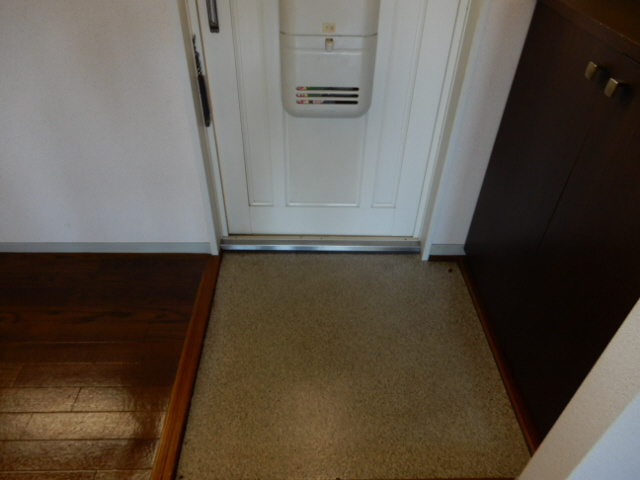 姫路市御立西２丁目のハイツの玄関