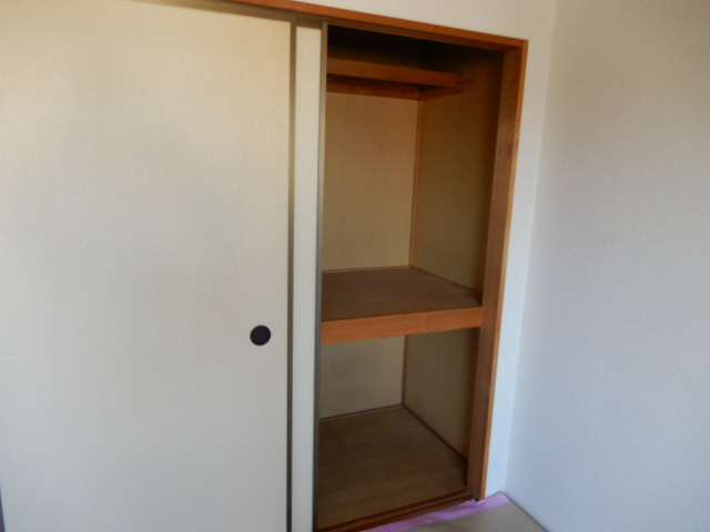 姫路市御立西２丁目のハイツの収納