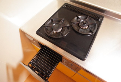 【設備】 | クレール | グリル付き三口ガスコンロ
