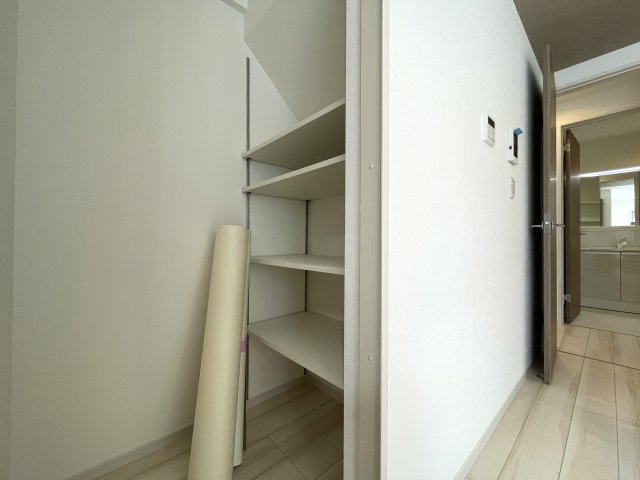 実際見てみると、ほう…これは…な家なんですっ！【旭区白根７丁目】新築戸建の収納|小物を収納するのに便利です