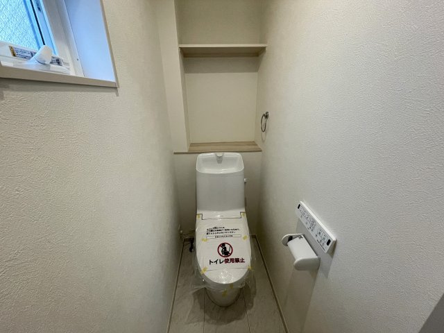 実際見てみると、ほう…これは…な家なんですっ！【旭区白根７丁目】新築戸建のトイレ|トイレです