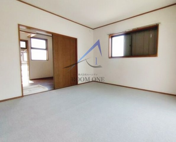 ニチユウサンハイツＤ棟の居間・リビング|洋室のお部屋です。