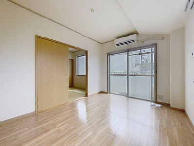 【居間・リビング】 | ぱれっと | ※同建物の他のお部屋のお写真です