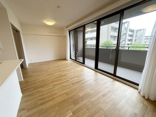 ファミール西宮・夙川公園の居間・リビング