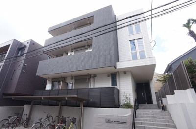 【外観】 | ラビアンローゼ | シャープさがあり、2色のコントラストが織りなす美しい建物です