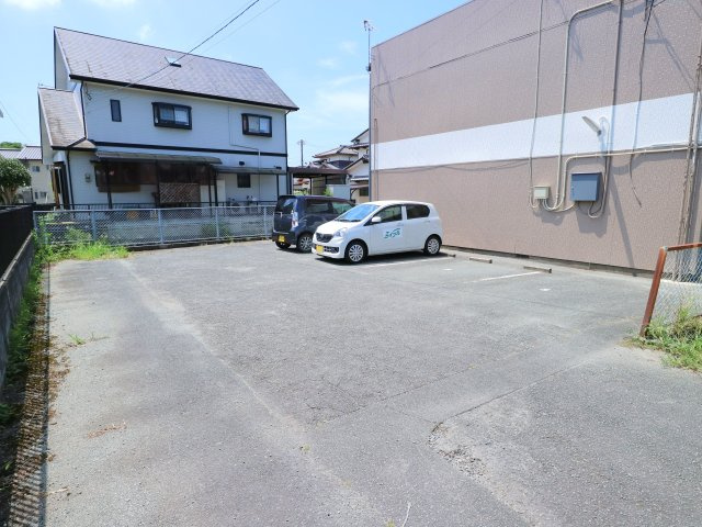 中嶋コーポの駐車場