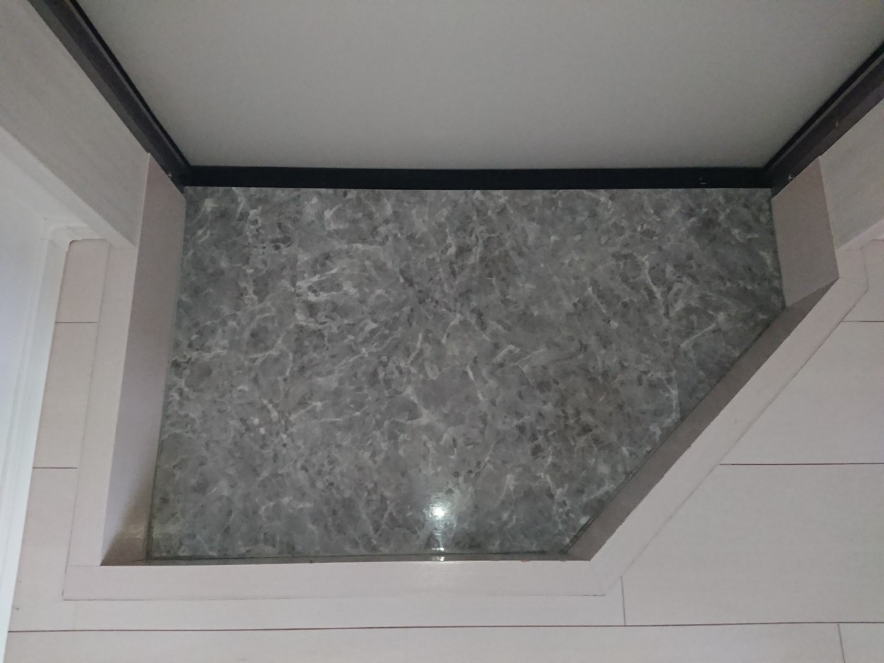 シャルムニシオギの玄関