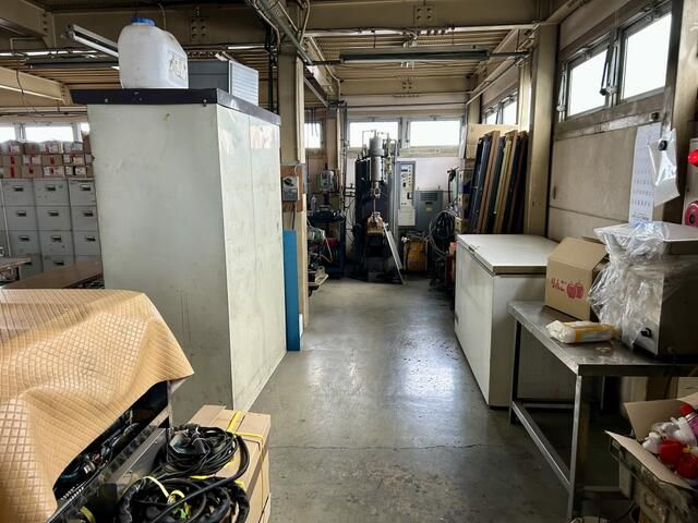 勝川町１丁目　事務所付貸倉庫の内装