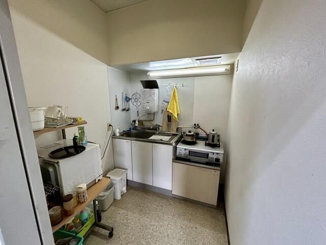 勝川町１丁目　事務所付貸倉庫の内装