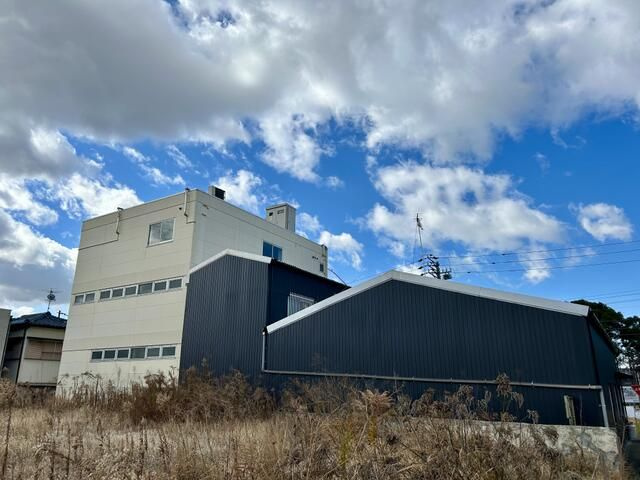 勝川町１丁目　事務所付貸倉庫の外観