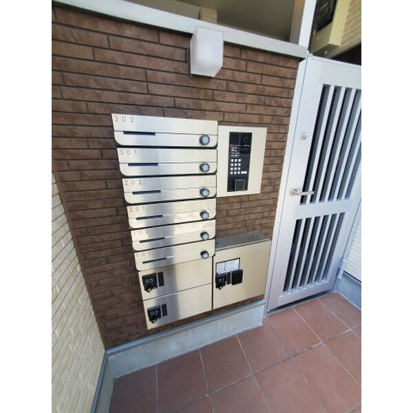 ハーモニーテラス新喜多東Ⅱのエントランス