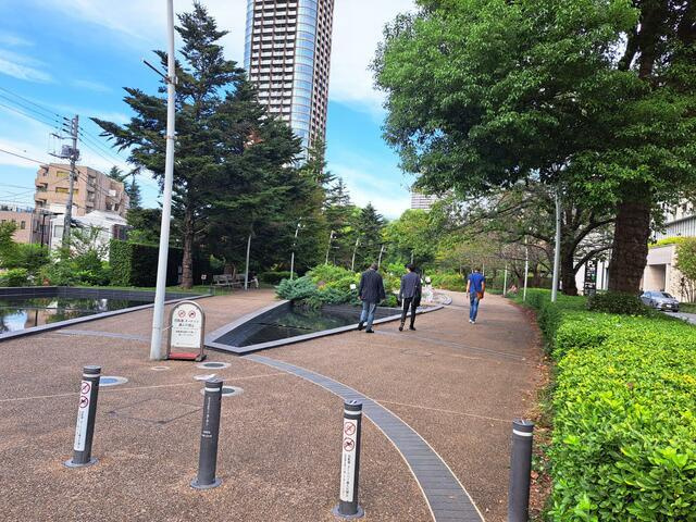 港区南青山１丁目の賃貸マンションの駐車場|檜町公園 