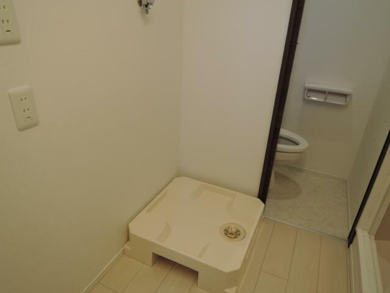 エムズ西荻の玄関