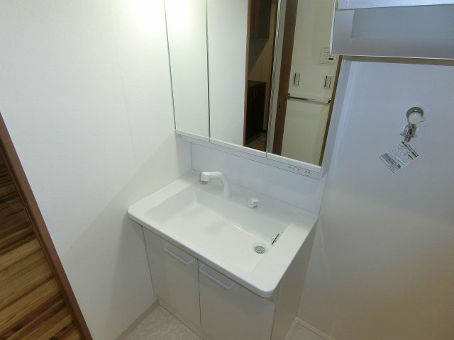 【独立洗面台】 | パラディオンⅢ