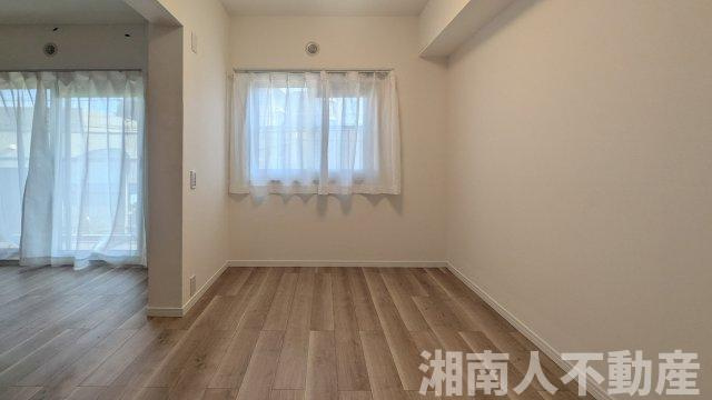 コーポ鵠沼B棟の洋室|きれいな洋室です