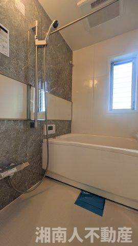 コーポ鵠沼B棟の浴室|日々の疲れを癒すお風呂付です