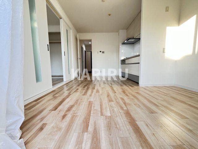 スギタ高殿ハイツの居間・リビング|同物件別部屋の写真です。