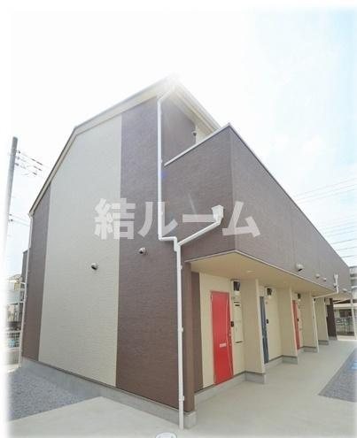 坂戸市三光町のアパートのエントランス