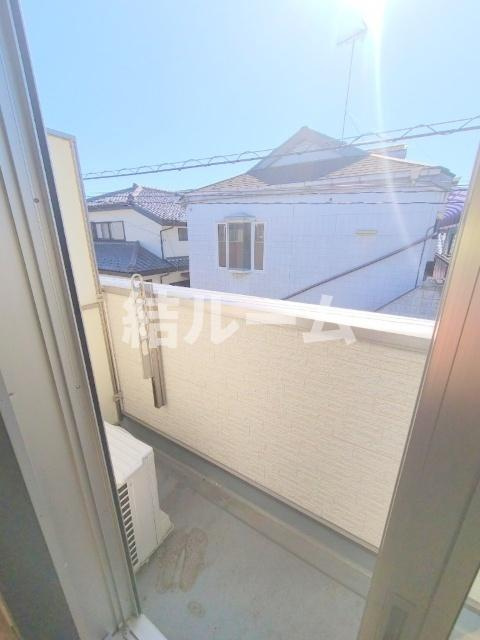 坂戸市三光町のアパートのバルコニー