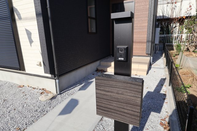 《仲介手数料無料》上尾市井戸木１丁目23-9(全1戸)新築一戸建てブルーミングガーデンのセキュリティ|撮影日 2025年11月30晴れ日 9:45 晴れ
