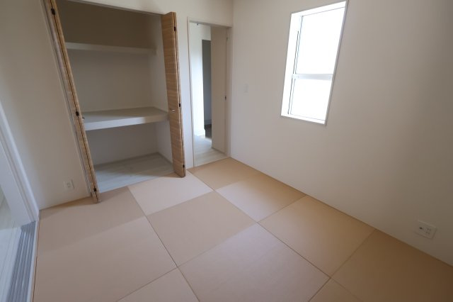 《仲介手数料無料》上尾市井戸木１丁目23-9(全1戸)新築一戸建てブルーミングガーデンの和室|撮影日 2025年11月30晴れ日 9:45 晴れ