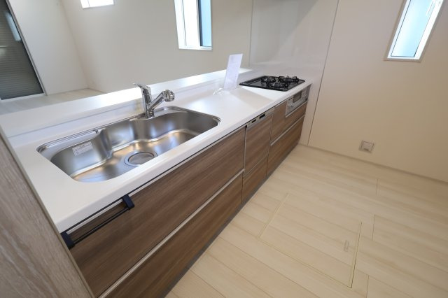 《仲介手数料無料》上尾市井戸木１丁目23-9(全1戸)新築一戸建てブルーミングガーデンのキッチン|撮影日 2025年11月30晴れ日 9:45 晴れ