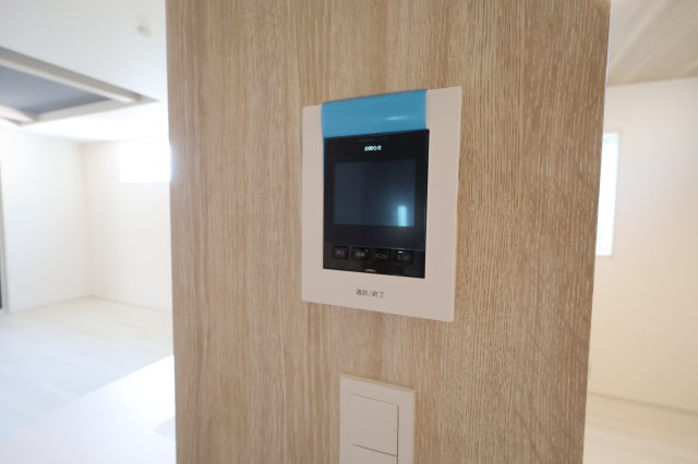 《仲介手数料無料》上尾市井戸木１丁目23-9(全1戸)新築一戸建てブルーミングガーデンのセキュリティ|撮影日 2025年11月30晴れ日 9:45 晴れ