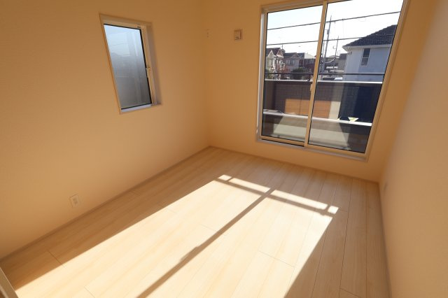 《仲介手数料無料》上尾市井戸木１丁目23-9(全1戸)新築一戸建てブルーミングガーデンの洋室|撮影日 2025年11月30晴れ日 9:45 晴れ