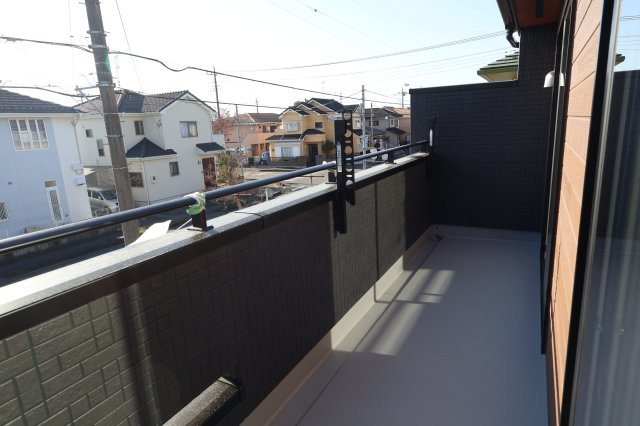《仲介手数料無料》上尾市井戸木１丁目23-9(全1戸)新築一戸建てブルーミングガーデンのバルコニー|撮影日 2025年11月30晴れ日 9:45 晴れ