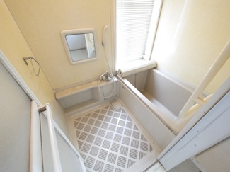 【浴室】 | 八街市八街ろ　中古戸建 | 軽量鉄骨造４LDK南道路で閑静な分譲地内 庭に駐車場新設スペースあり 八街市立交進小学校徒歩約11分