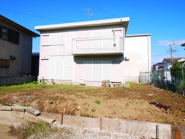 八街市八街ろ　中古戸建の外観パース|軽量鉄骨造４LDK南道路で閑静な分譲地内 庭に駐車場新設スペースあり 八街市立交進小学校徒歩約11分