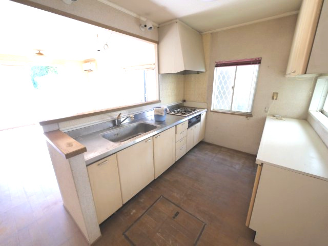 八街市八街ろ　中古戸建のキッチン|軽量鉄骨造４LDK南道路で閑静な分譲地内 庭に駐車場新設スペースあり 八街市立交進小学校徒歩約11分