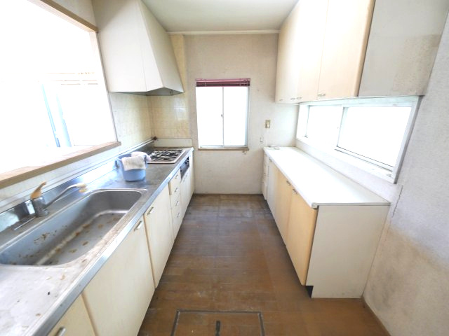 八街市八街ろ　中古戸建のキッチン|軽量鉄骨造４LDK南道路で閑静な分譲地内 庭に駐車場新設スペースあり 八街市立交進小学校徒歩約11分
