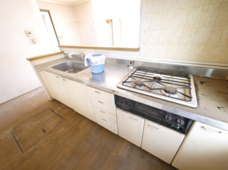 【キッチン】 | 八街市八街ろ　中古戸建 | 軽量鉄骨造４LDK南道路で閑静な分譲地内 庭に駐車場新設スペースあり 八街市立交進小学校徒歩約11分