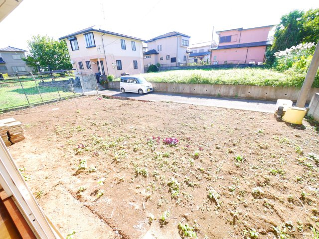 八街市八街ろ　中古戸建の庭|軽量鉄骨造４LDK南道路で閑静な分譲地内 庭に駐車場新設スペースあり 八街市立交進小学校徒歩約11分