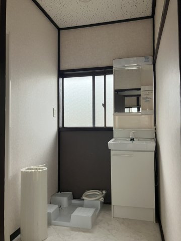 外山貸家の洗面所