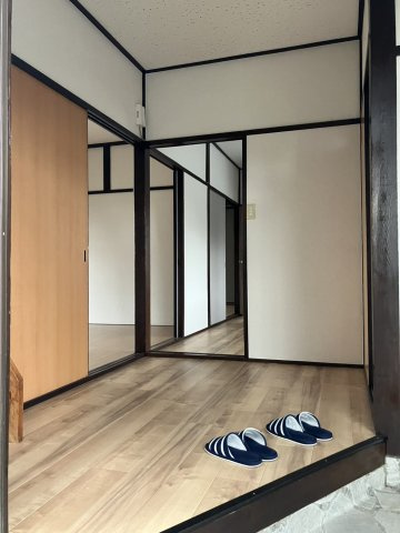 外山貸家のエントランス