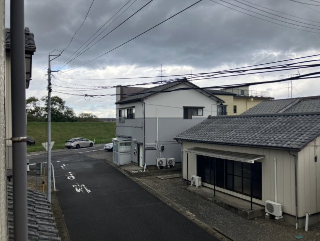外山貸家の駐車場
