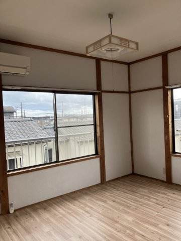 外山貸家の居間・リビング