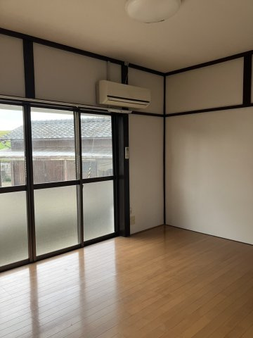 外山貸家の居間・リビング