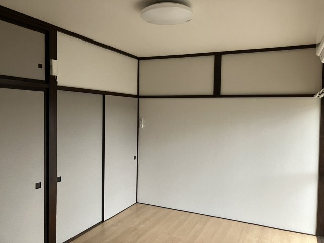 外山貸家の洋室