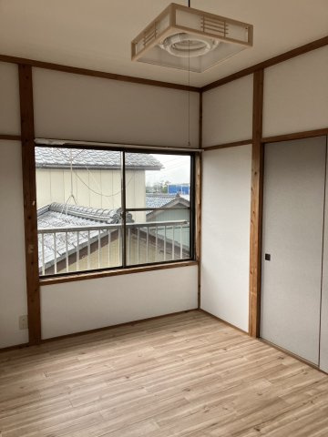 外山貸家の寝室