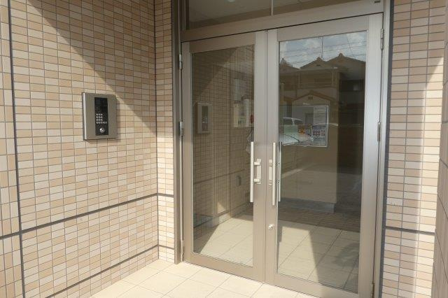 サクラヒルズのエントランス|オートロック