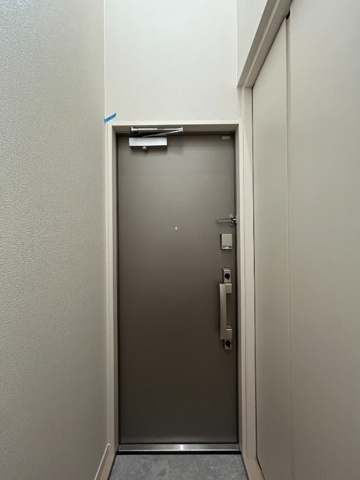 文京区小日向４丁目のアパートの玄関