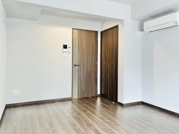 ＣＯＭＰＯＳＩＴＥ目黒鷹番の居間・リビング