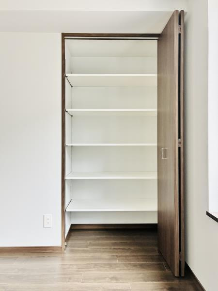 ＣＯＭＰＯＳＩＴＥ目黒鷹番の居間・リビング