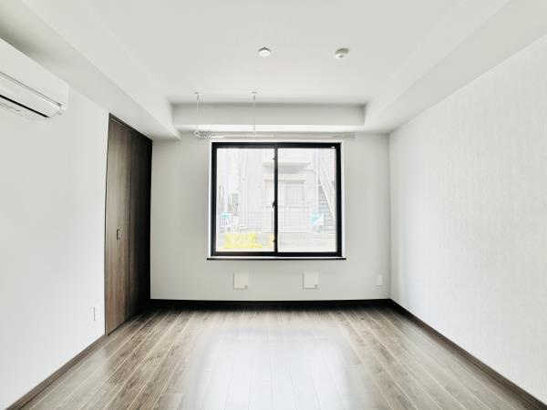 ＣＯＭＰＯＳＩＴＥ目黒鷹番の居間・リビング