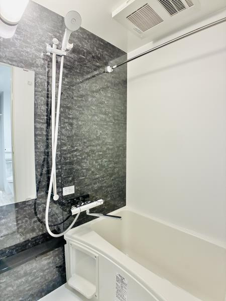 ＣＯＭＰＯＳＩＴＥ目黒鷹番の浴室